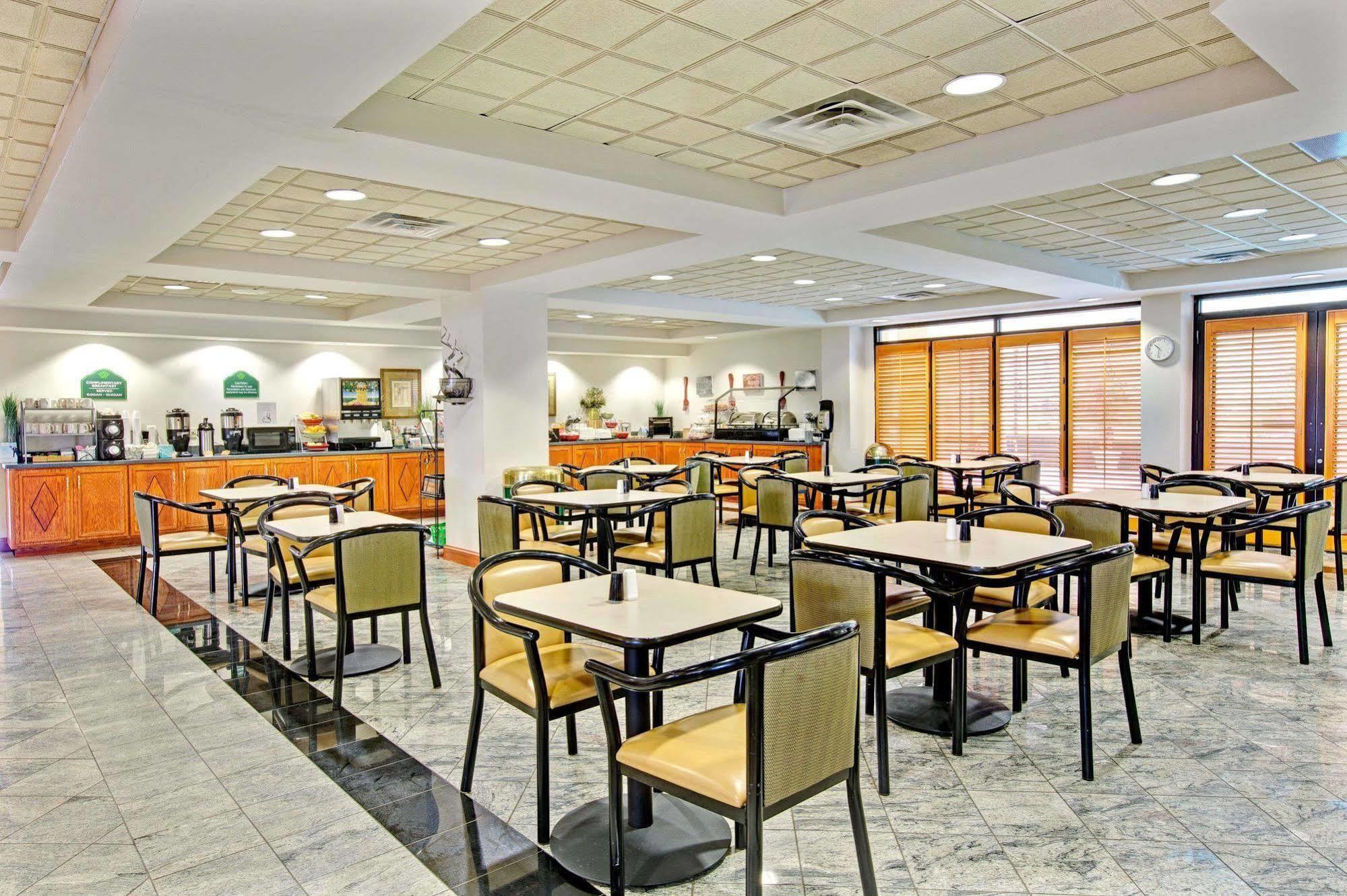 La Quinta Inn & Suites By Wyndham Мурсвилл Экстерьер фото